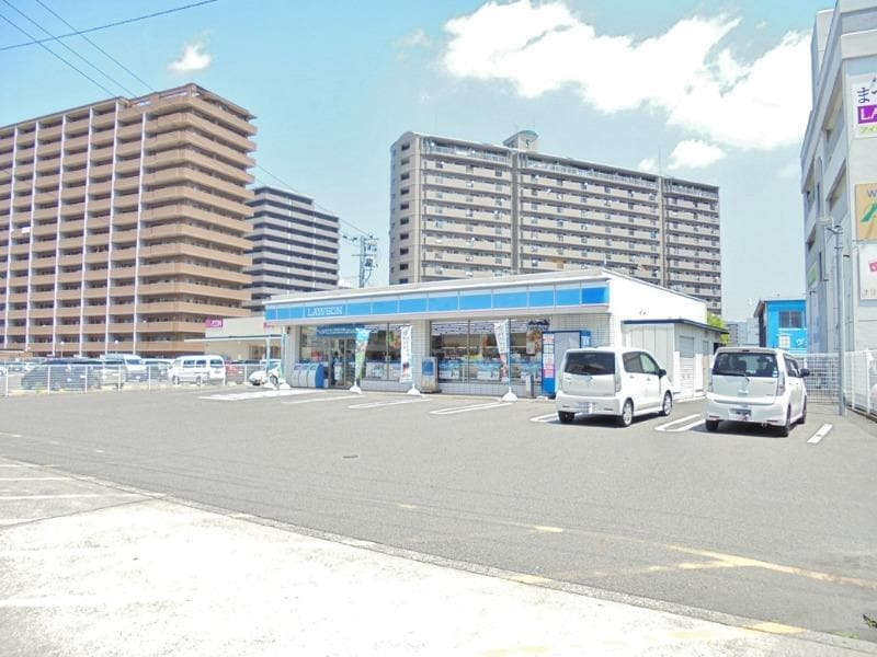 ローソン 西条御条店(コンビニ)まで598m ジョイアス　スマート西条