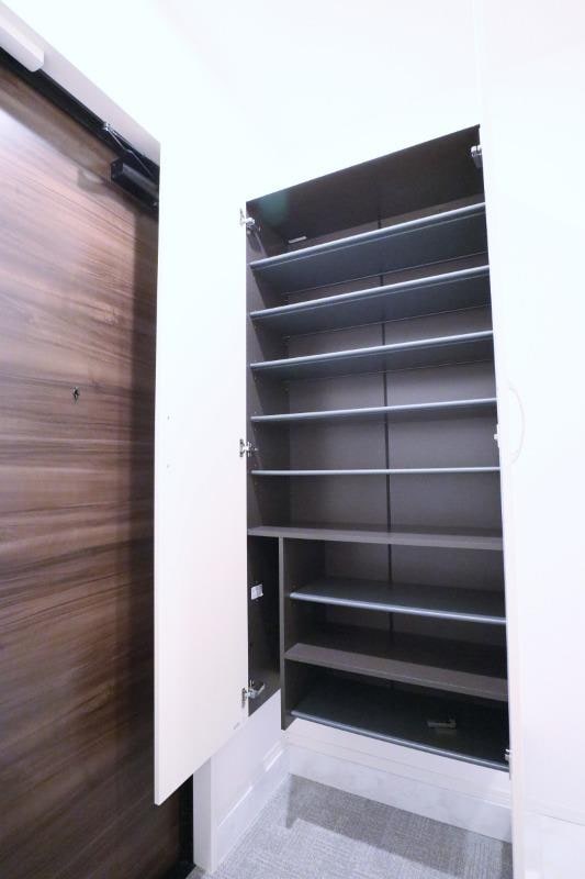 シューＢＯＸ D-room寺家駅前Ｂ