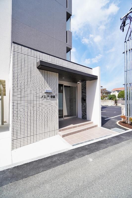 エントランス メセナ寺家