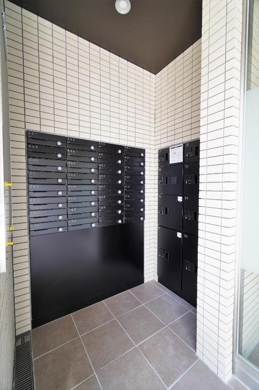 宅配ＢＯＸ＋集合郵便受け メセナ寺家