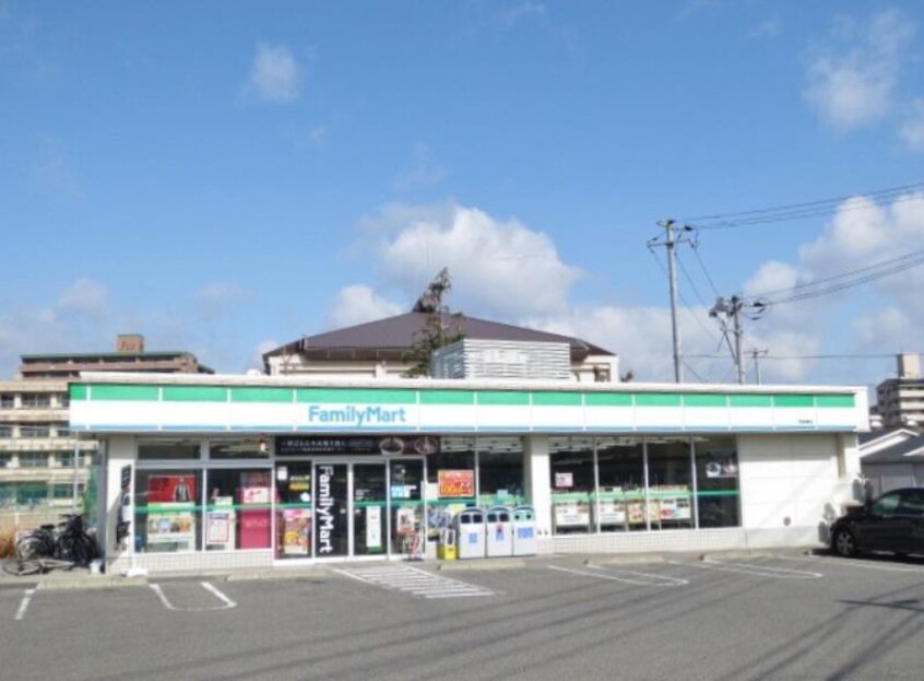 ファミリーマート 西条東店(コンビニ)まで472m メセナ寺家