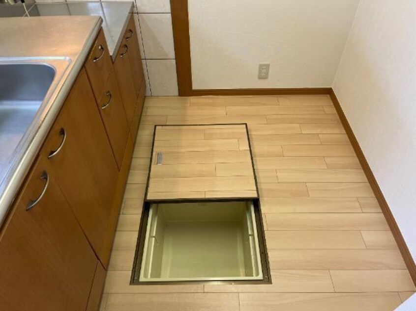 床下収納 エーデルハイム