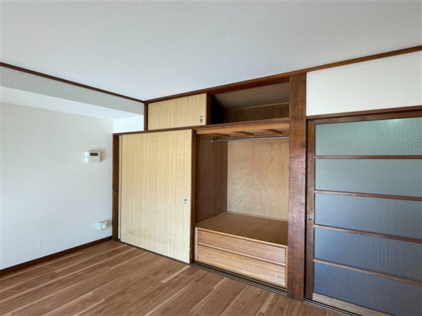洋室1収納 サンコービル