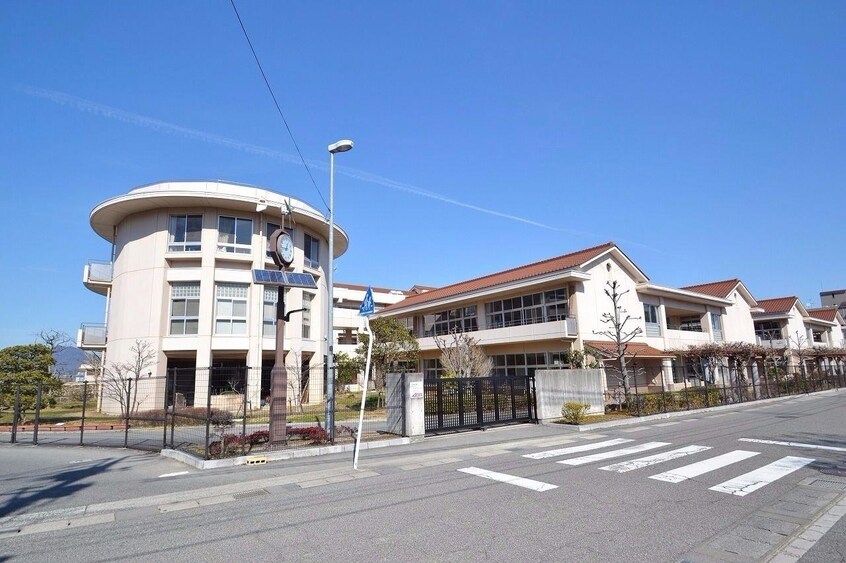 三ッ城小学校(小学校)まで400m スカッティボーグ