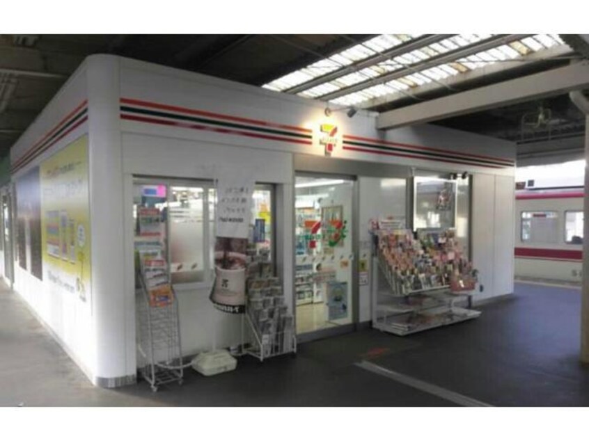 セブンイレブン神鉄谷上駅店(コンビニ)まで453m フレエール谷上