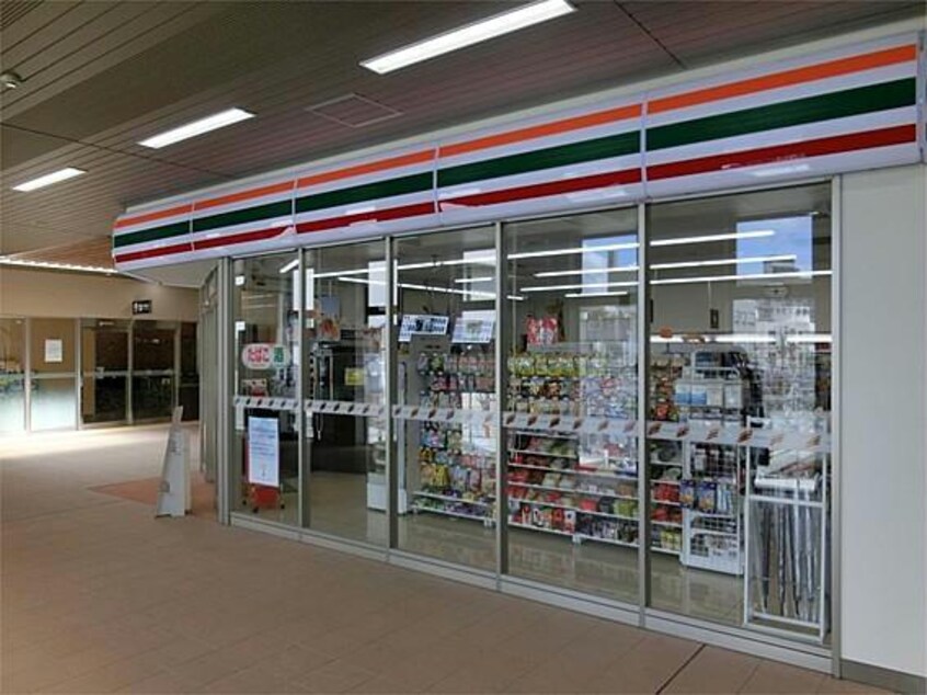 セブンイレブン神鉄鈴蘭台駅店(コンビニ)まで425m エミネンス北町