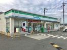 ファミリーマート八景店(コンビニ)まで836m カレントガーデン