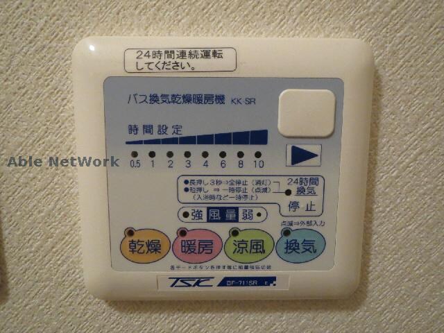  ＣＲＹＳＴＡＬ　ＰＡＬＡＣＥ