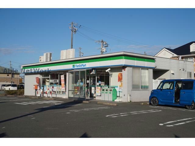 ファミリーマート袋井愛野駅北店(コンビニ)まで373m ラ・フォンテーヌ