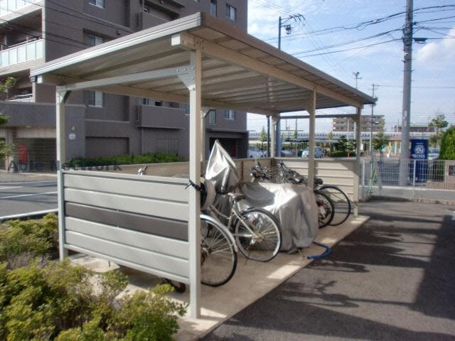  サープラス愛野