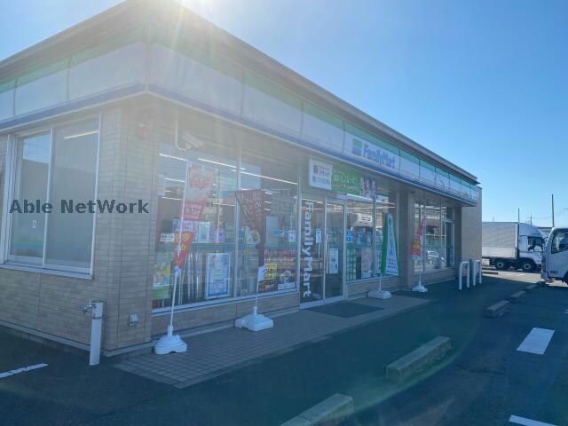 ファミリーマート磐田新貝店(コンビニ)まで587m ＩＶＹ
