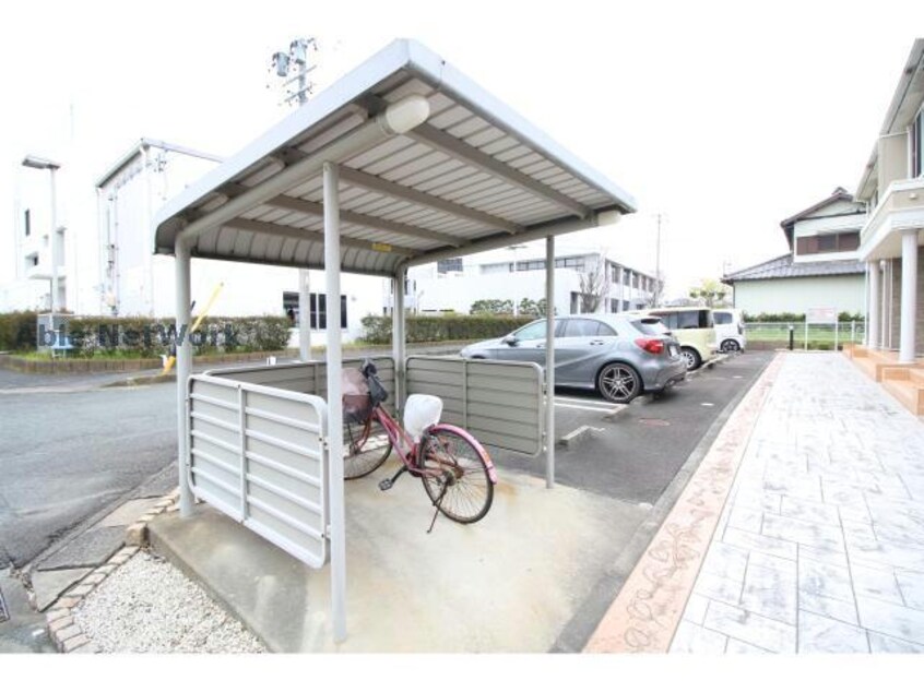  ウエスト・テール　ミュー