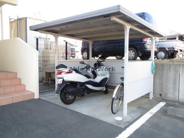  Ｖｉａ　Ｌａｔｔｅａ