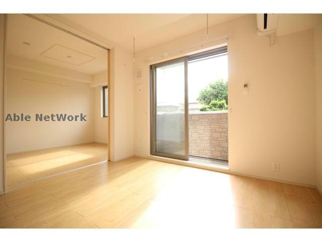 同型写真 レ・トロワ・オリヴィエ