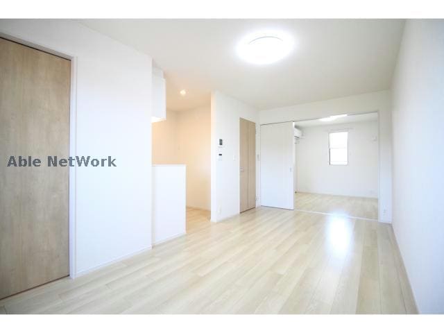  はるにとぶ（春飛）