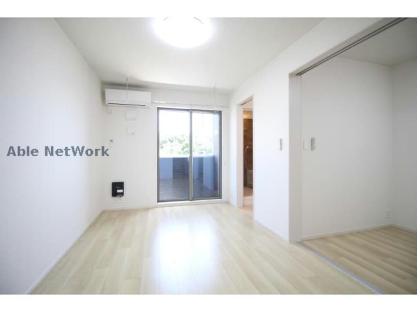  はるにとぶ（春飛）