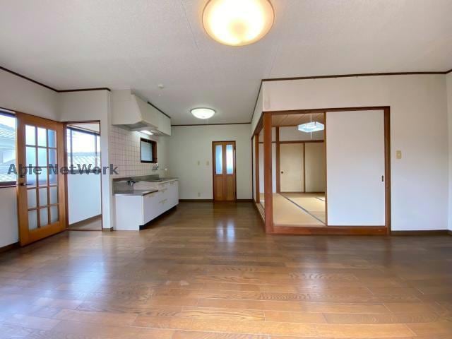 ガレージ(２FLDK） 駒場貸家