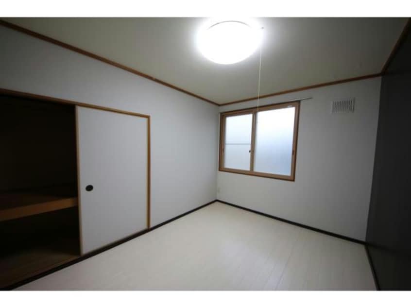 洋室☆ シャトー恵庭