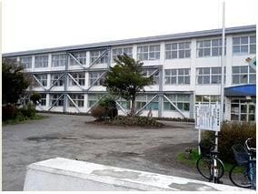 恵庭市立恵庭中学校(中学校/中等教育学校)まで882m ファイン