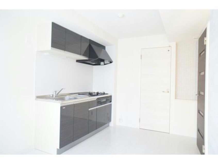  フリージア春日