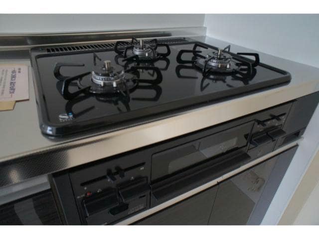  フリージア春日