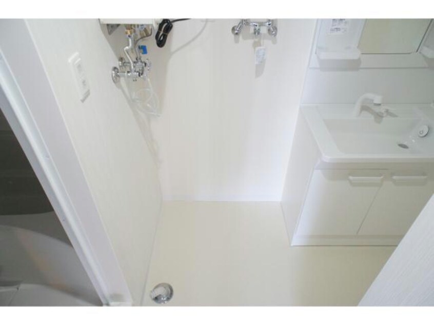  フリージア春日