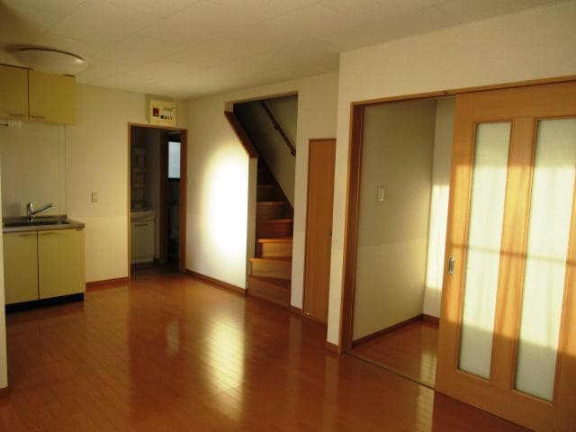  アヴェニール二番館