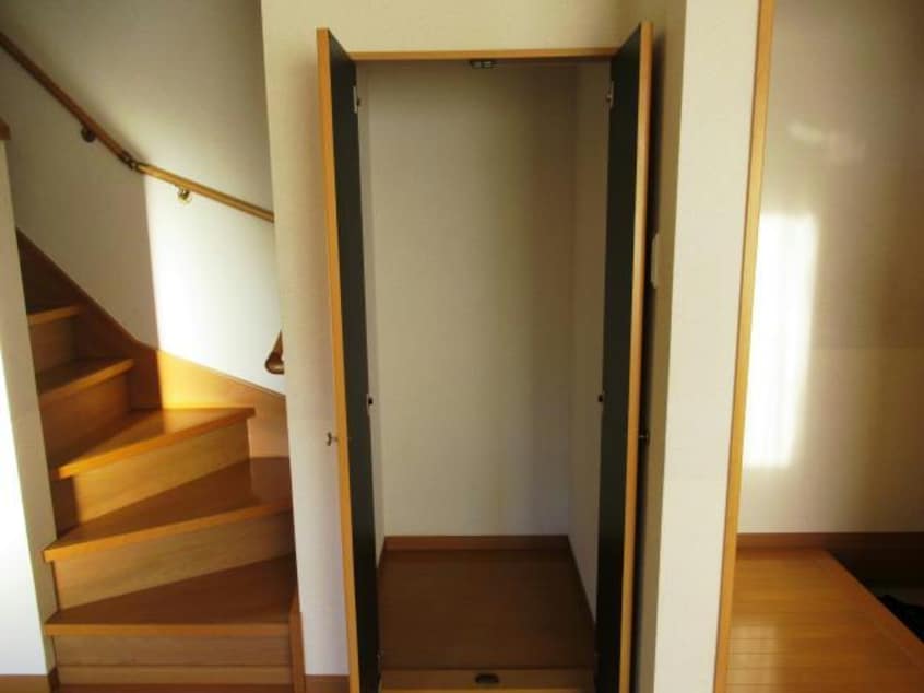  アヴェニール二番館