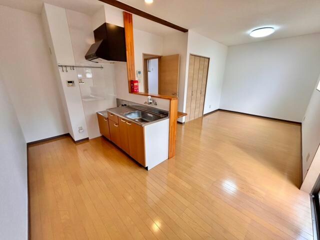  クレッセルコリナ六番館