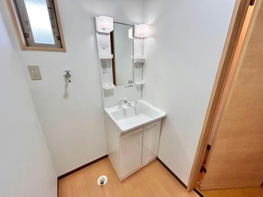  クレッセルコリナ六番館