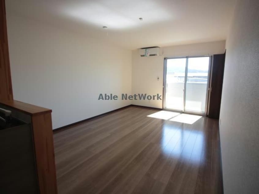  日豊本線/都城駅 車移動　10分5km 2階 築5年