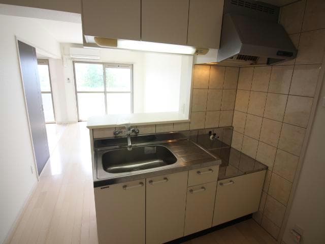  日豊本線/五十市駅 車移動　2分1km 3階 築11年