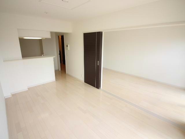  日豊本線/五十市駅 車移動　2分1km 3階 築11年