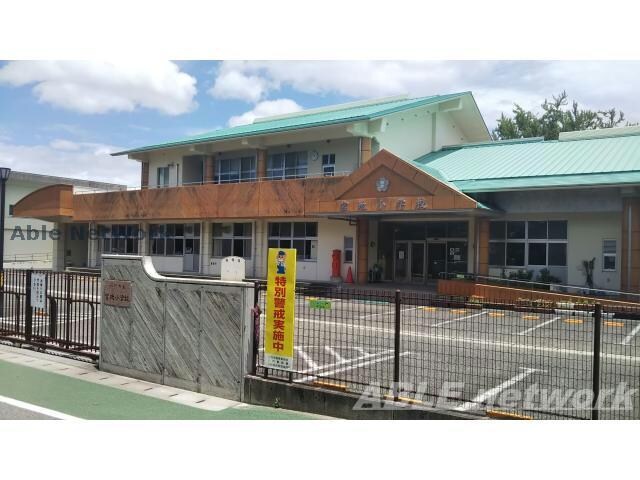 八代市立宮地小学校(小学校)まで989m ブロッサムⅠ