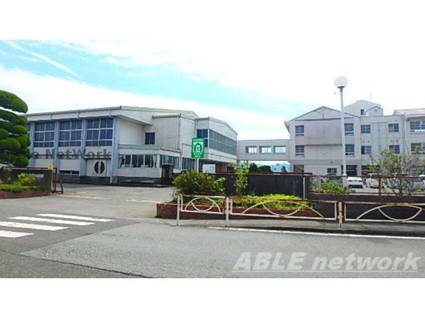 八代市立鏡中学校(中学校/中等教育学校)まで1555m ミロワールＡ