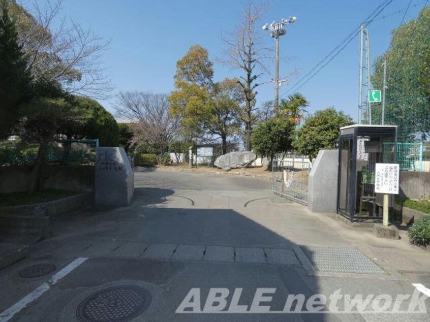 八代市立八代小学校(小学校)まで1087m サンプレイズⅤ