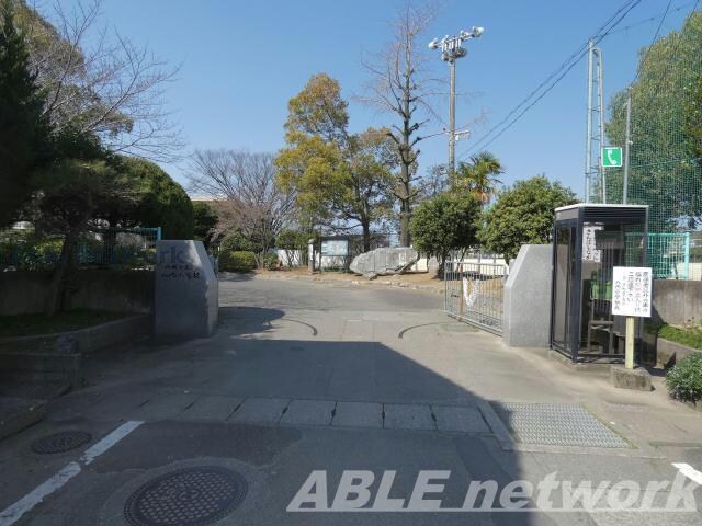 八代市立八代小学校(小学校)まで1132m 本町ニューハイツ