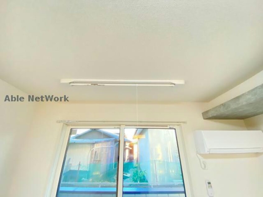 同型 アクシス
