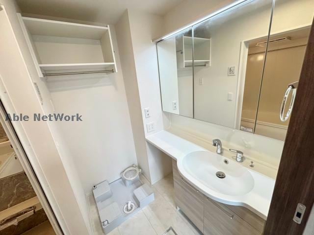  コウジィーコート