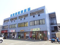 崎山ハイアットビル