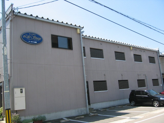 外観 米坂線（東北地方）/南米沢駅 車移動　3分1.7km 2階 築27年