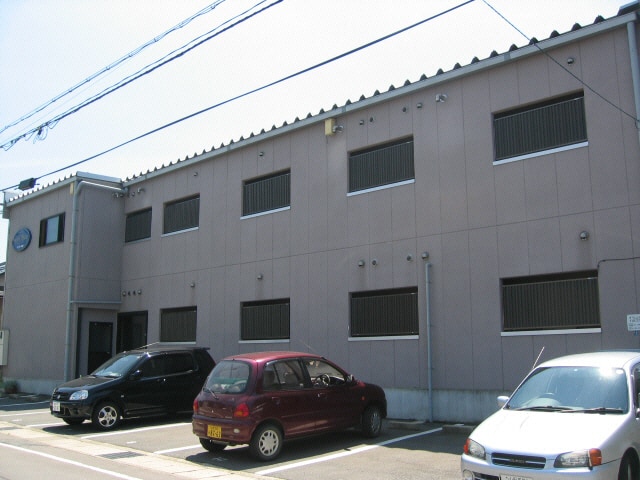 外観 米坂線（東北地方）/南米沢駅 車移動　3分1.7km 2階 築27年