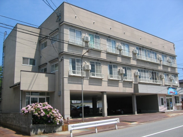  奥羽本線・山形線/米沢駅 車移動　4分2.6km 3階 築33年