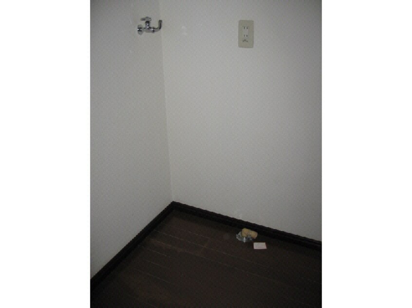 洗濯機置き場 ドルチェ新田　Ｂ棟