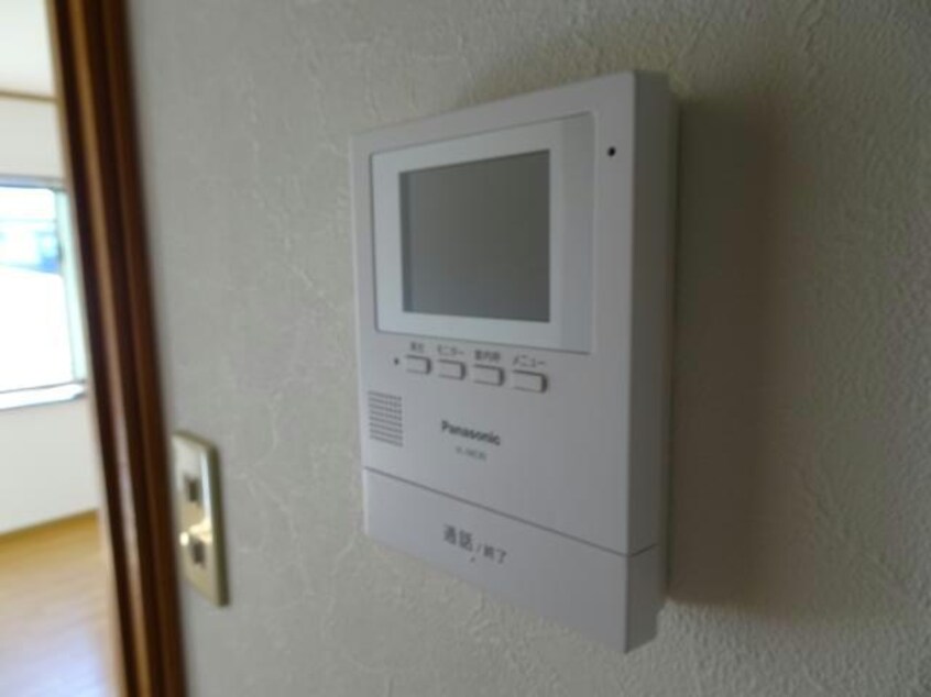 モニタ付きインターホン 米坂線（東北地方）/南米沢駅 車移動　2分1km 2階 築31年