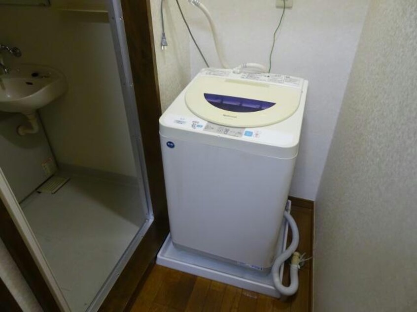 洗濯機置場 奥羽本線・山形線/米沢駅 車移動　4分2.6km 2階 築31年