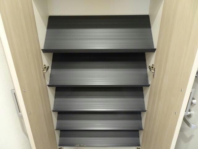 シューズボックス ヴェルフェリーク金池Ⅱ