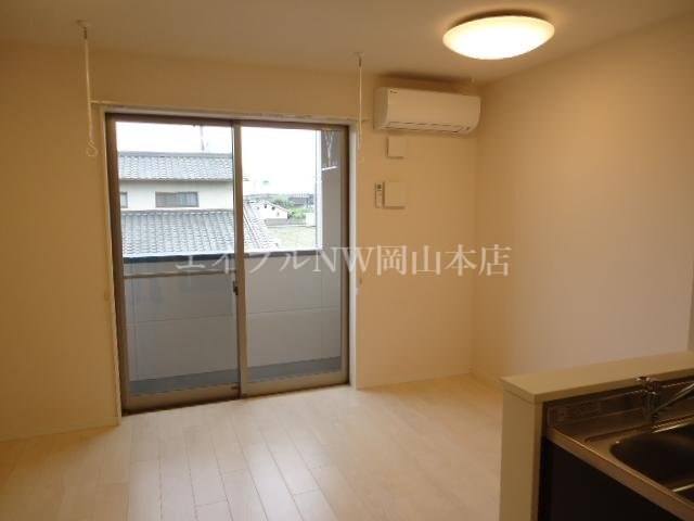 リビング（イメージ） パープルオリエンテ