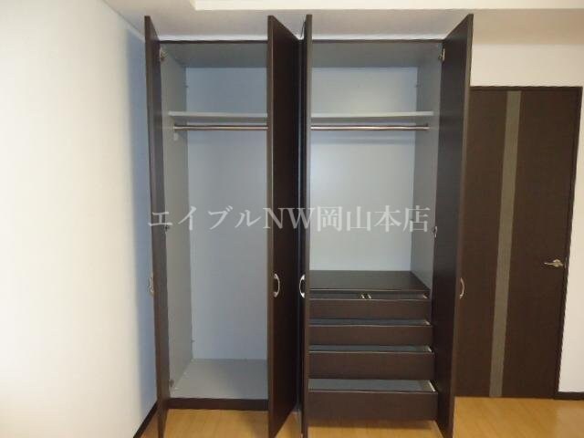 洋室クローゼット オレンジヒルズ