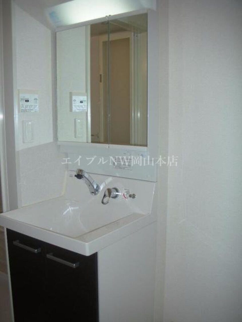  レジデンス西川